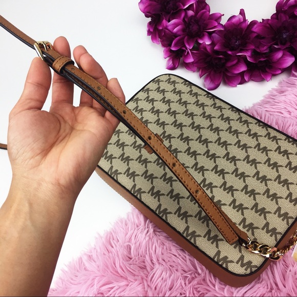 SALE Brand New Michael Kors LG EW Crossbody - Picture 6 of 7